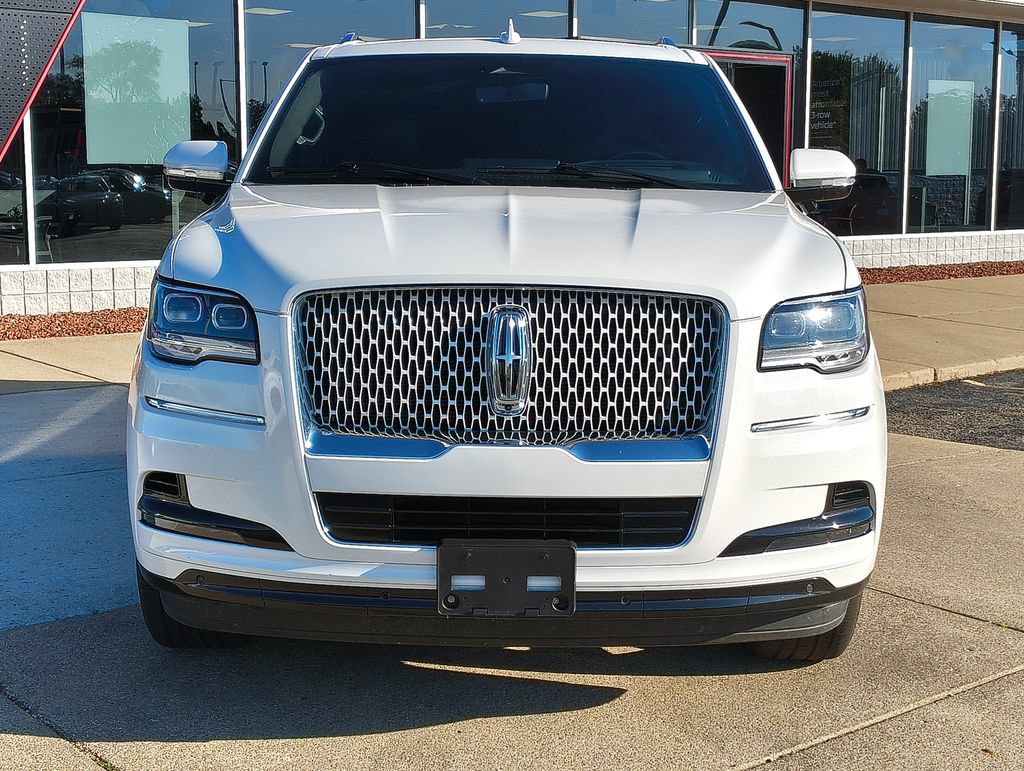Used 2024 Lincoln Navigator L Reserve w/ Equipment Group 201A AWD/4WD image 2