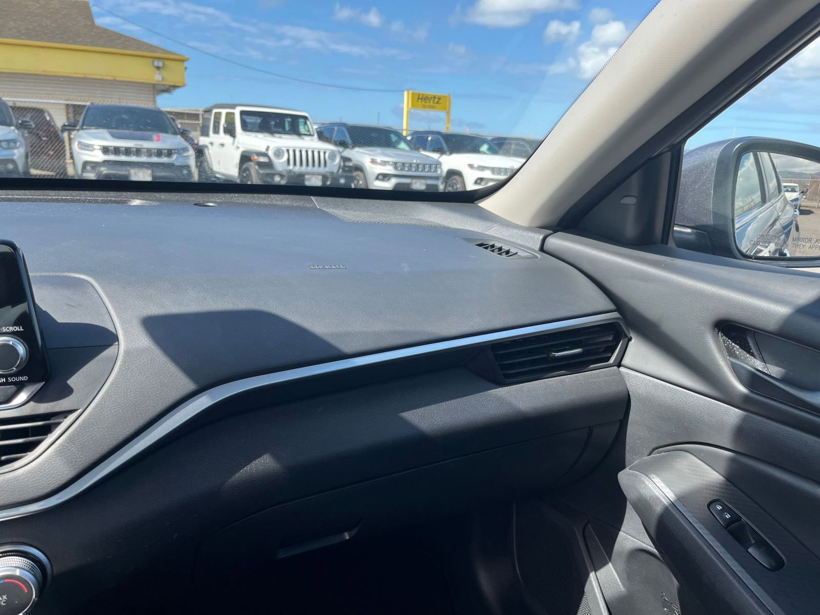 Used 2023 Nissan Altima 2.5 S FWD image 34