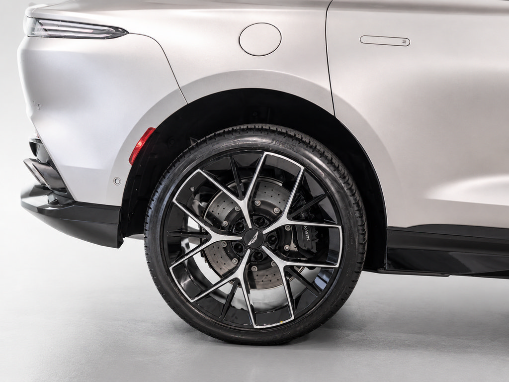 New 2026 Aston Martin DBX 707 AWD/4WD image 10