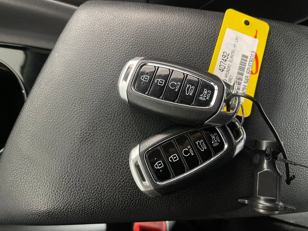 Certified 2023 Hyundai Elantra Limited image 25