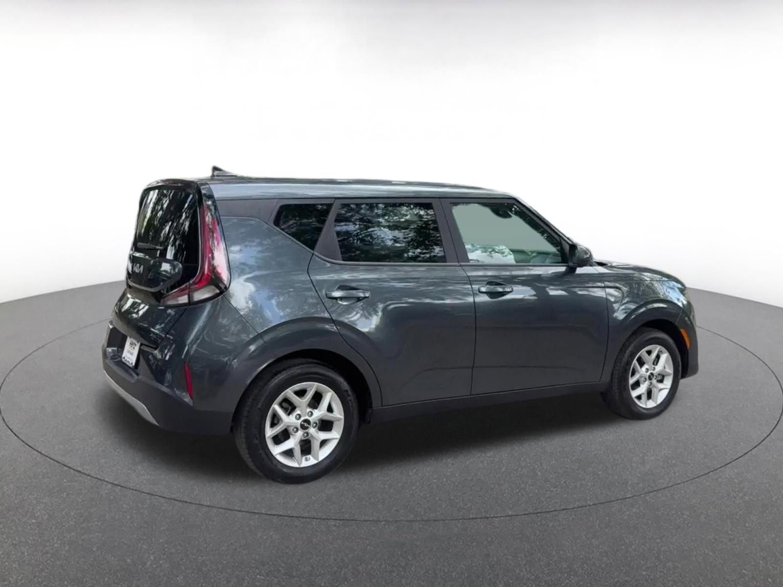 Used 2025 Kia Soul LX w/ LX Technology Package FWD image 15
