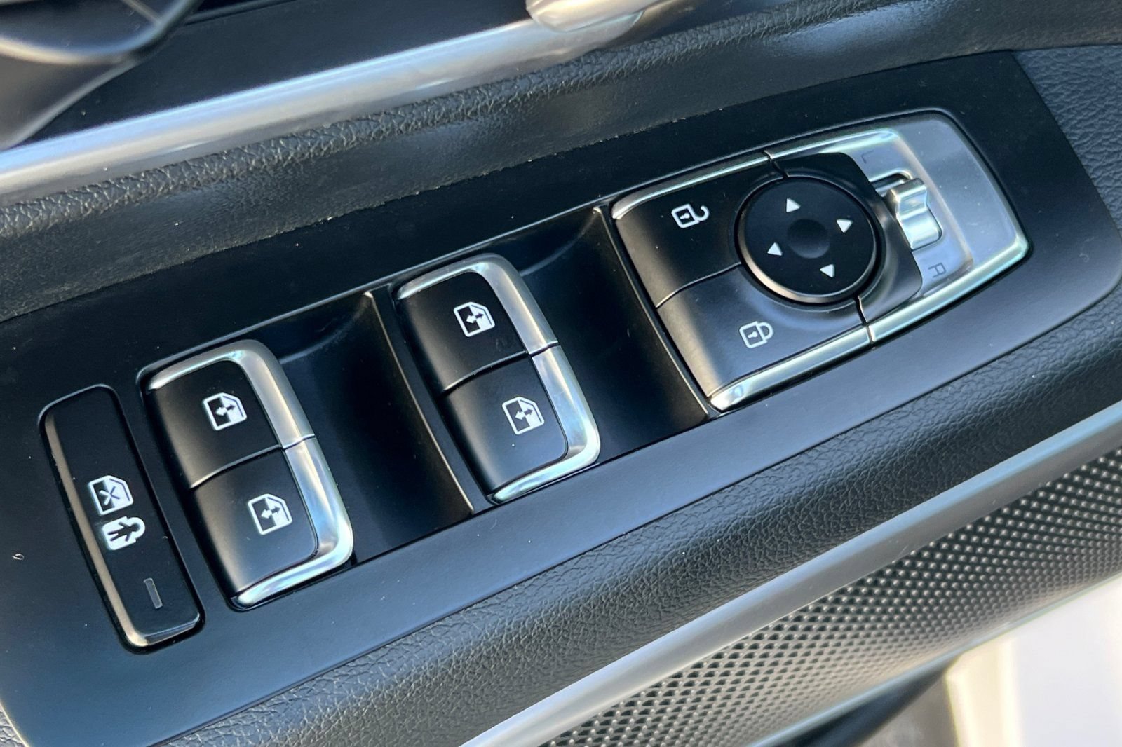 Used 2024 Kia Telluride S FWD image 11