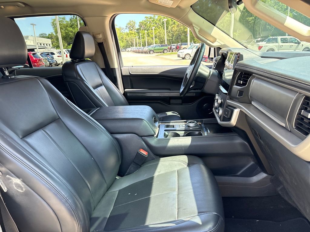 Used 2023 Ford Expedition XLT RWD image 28