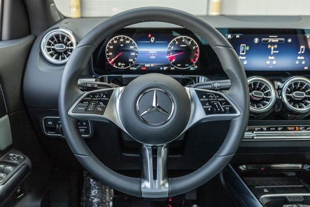 Used 2026 Mercedes-Benz GLA 250 image 8