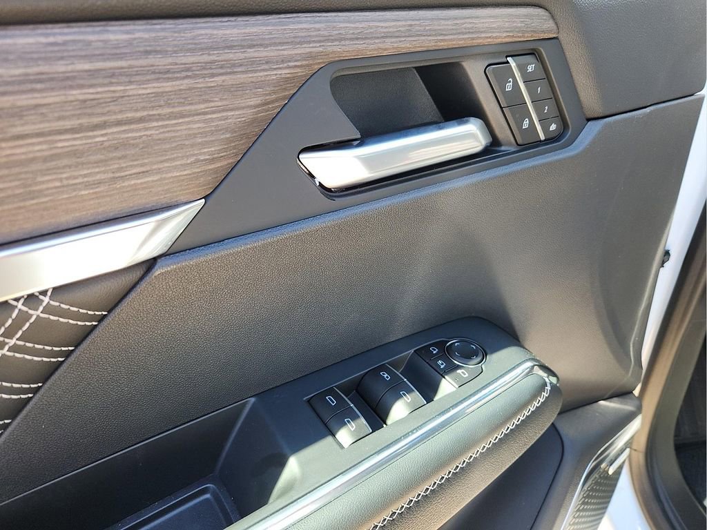 New 2026 GMC Acadia Denali w/ Super Cruise Package image 9