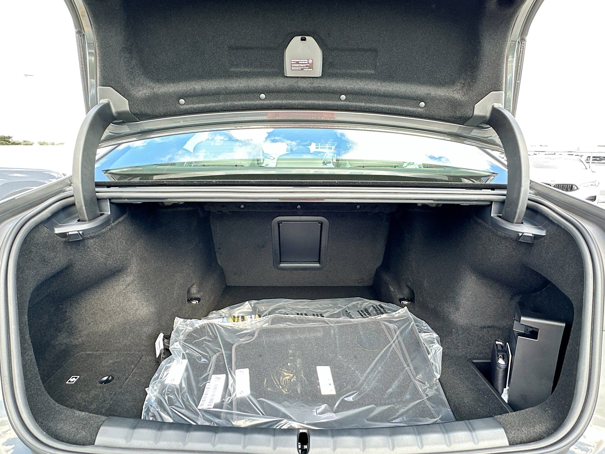 New 2026 BMW 740i w/ Premium Package image 22