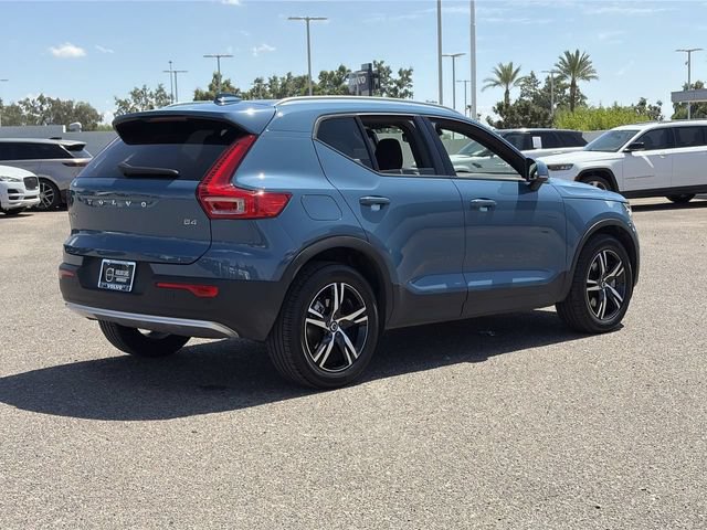 Used 2023 Volvo XC40 B4 Core w/ Protection Package FWD image 6
