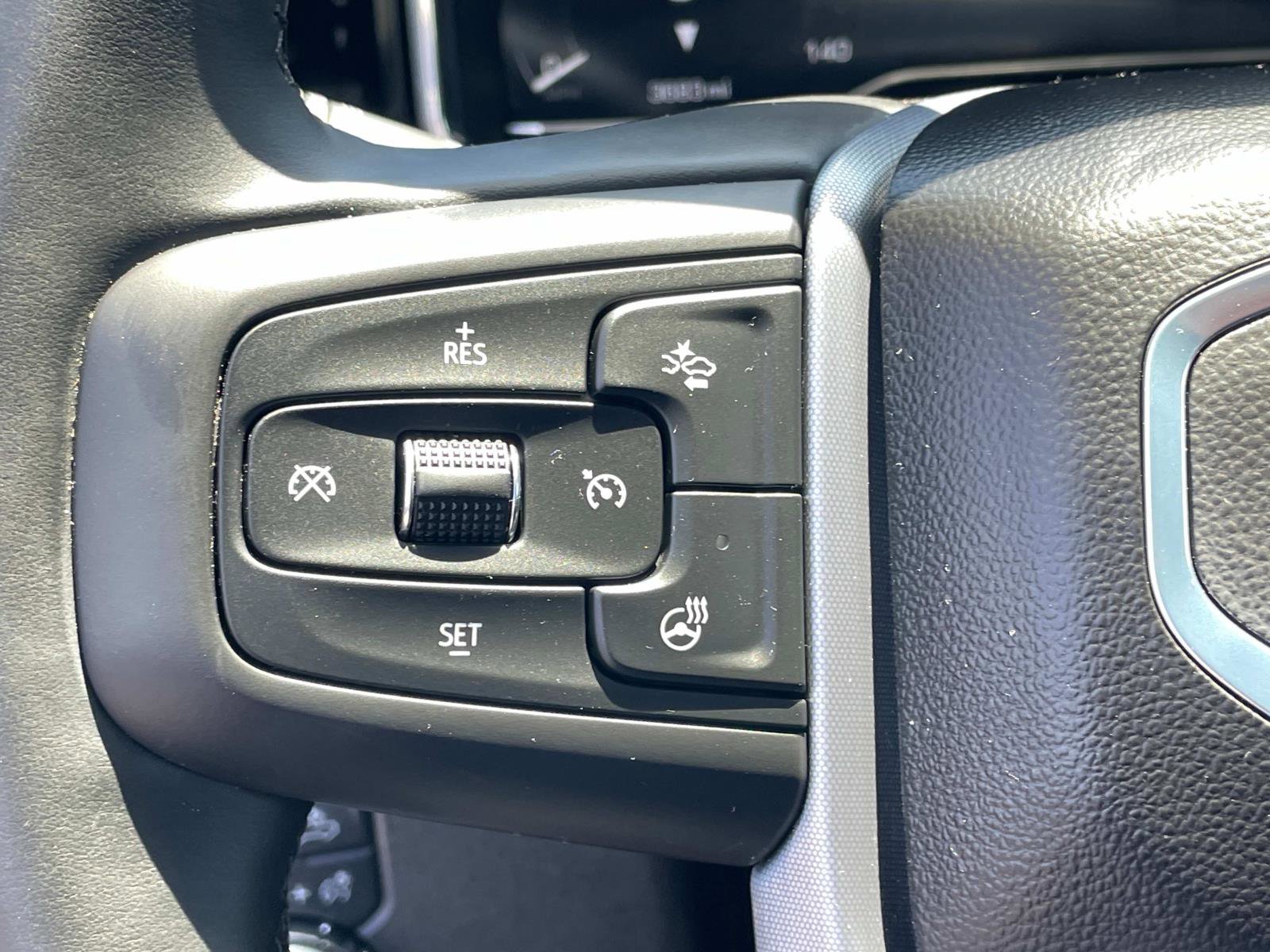 Used 2025 GMC Sierra 2500 SLT w/ SLT Premium Package image 11