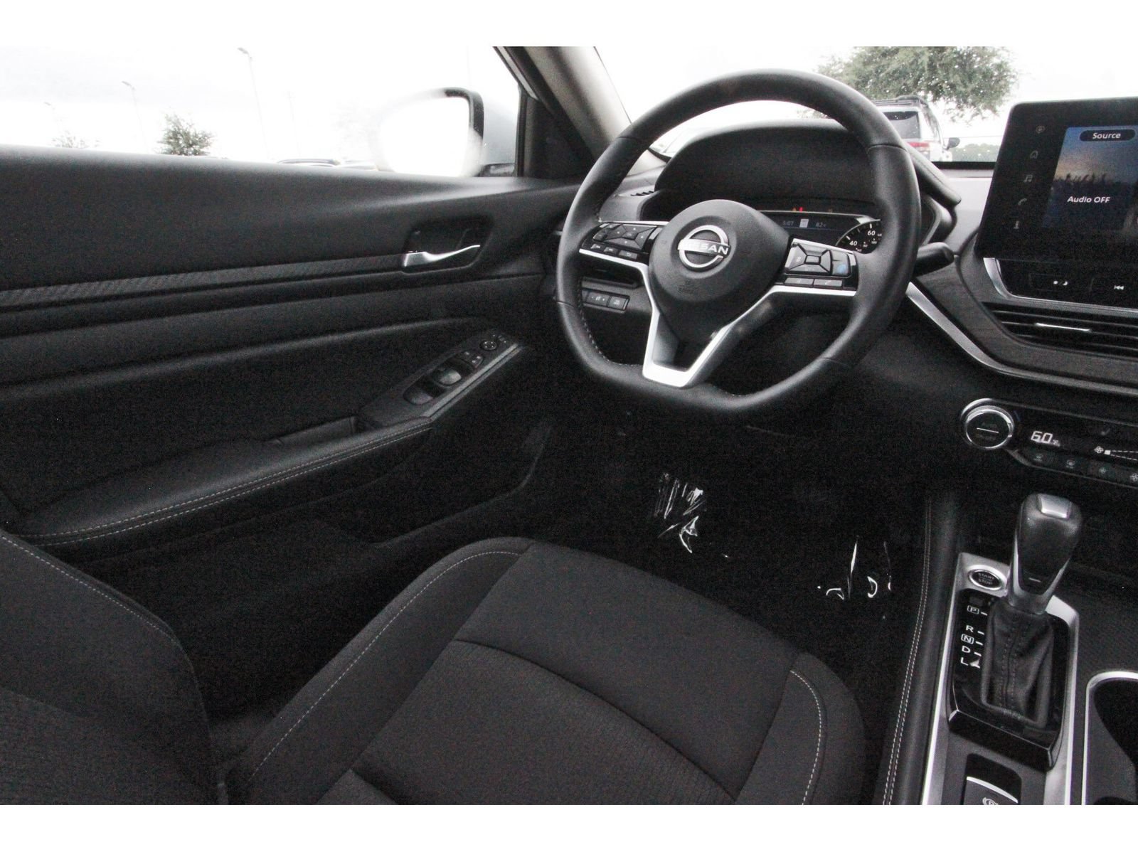 Certified 2025 Nissan Altima 2.5 SV w/ SV Premium Package FWD image 12
