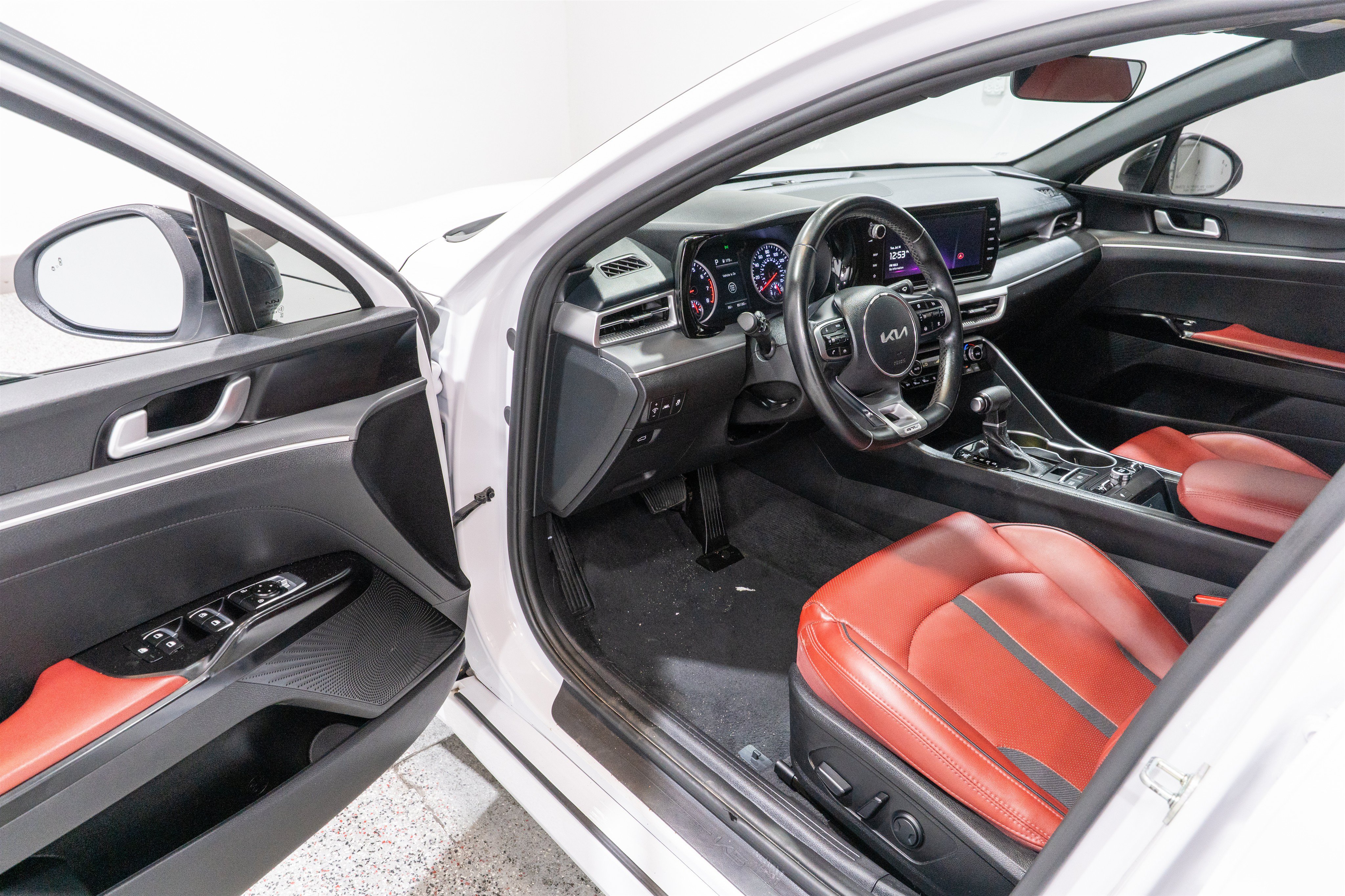 Used 2024 Kia K5 GT-Line w/ GT-Line Premium Package FWD image 12