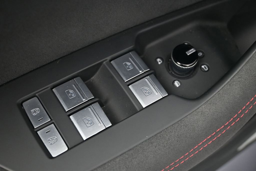 Used 2025 Audi RS 7 Performance w/ Matte Carbon Package AWD/4WD image 18