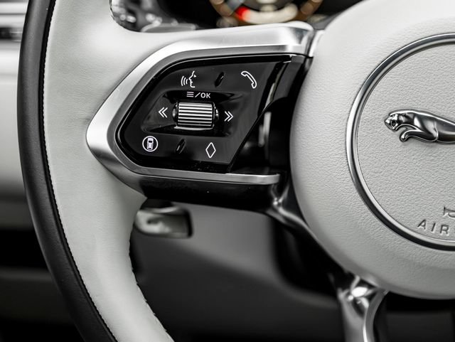 Certified 2025 Jaguar F-PACE R-Dynamic S AWD/4WD image 20
