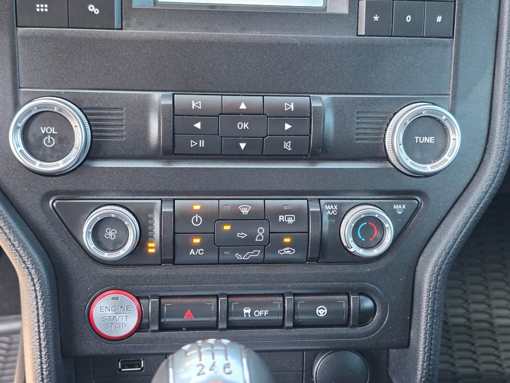 Used 2019 Ford Mustang Coupe RWD image 24