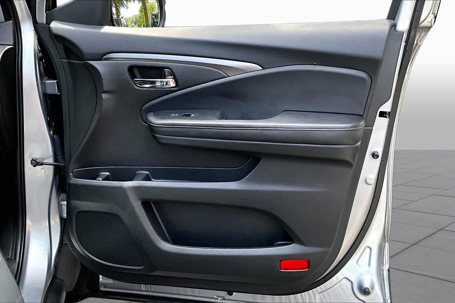 Used 2019 Honda Ridgeline RTL-T image 23