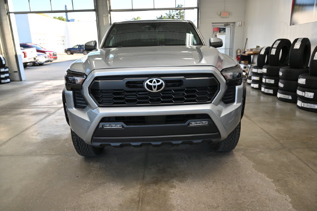 Used 2024 Toyota Tacoma TRD Off-Road AWD/4WD image 2