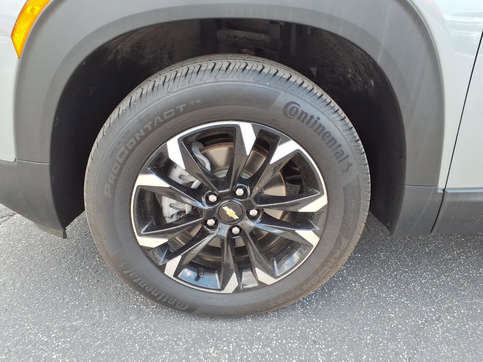 Used 2023 Chevrolet TrailBlazer LT w/ Convenience Package AWD/4WD image 9