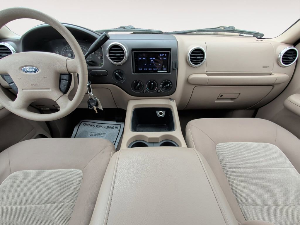 Used 2004 Ford Expedition XLT AWD/4WD image 10
