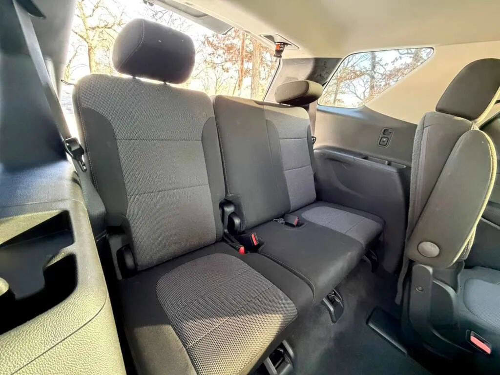 Used 2019 Chevrolet Traverse LT w/ LPO, Floor Liner Package image 9