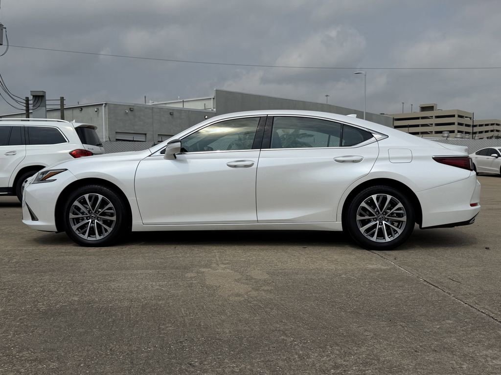 Used 2024 Lexus ES 350 w/ Accessory Package (Z2) FWD image 6