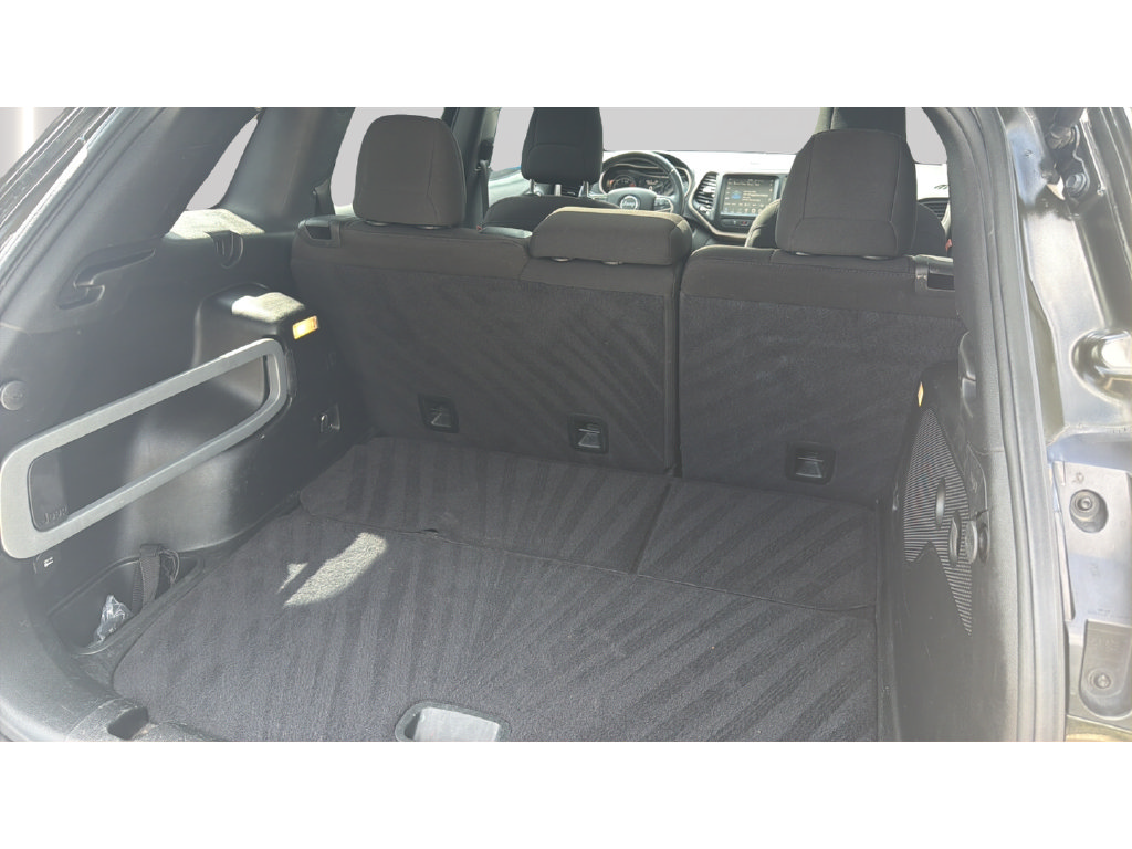 Used 2017 Jeep Cherokee 75th Anniversary FWD image 30
