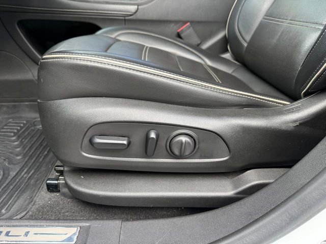 Used 2021 GMC Acadia Denali w/ Denali Ultimate Package image 14