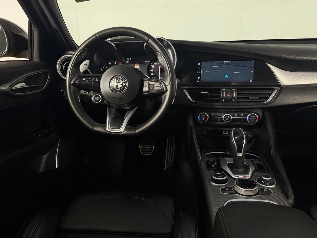 Used 2023 Alfa Romeo Giulia Veloce RWD image 15