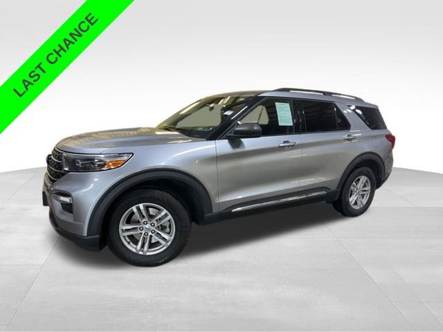 Used 2021 Ford Explorer XLT w/ Equipment Group 202A image 2