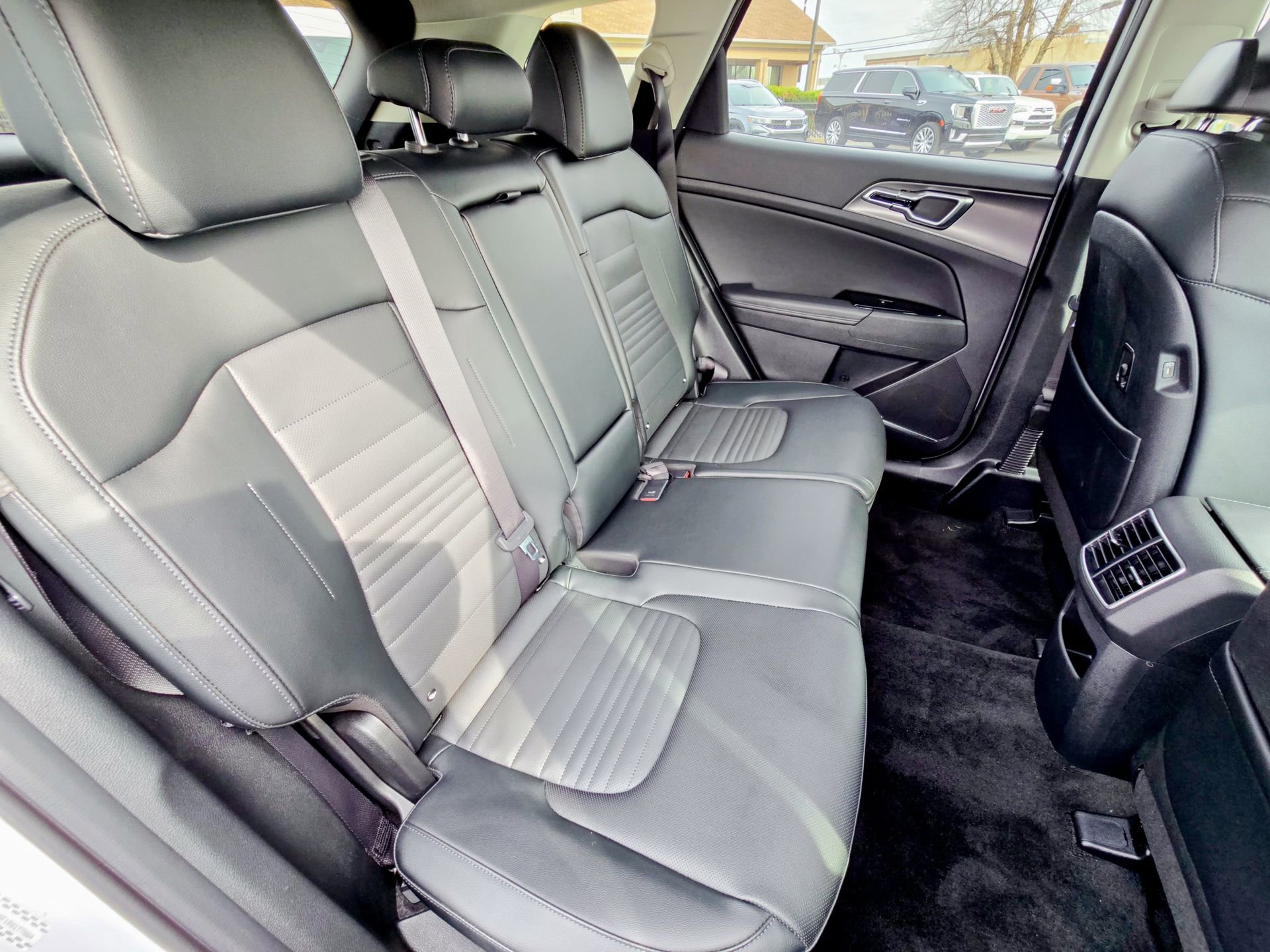 Used 2024 Kia Sportage SX image 29