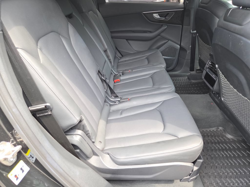 Used 2025 Audi Q7 3.0T Prestige AWD/4WD image 4