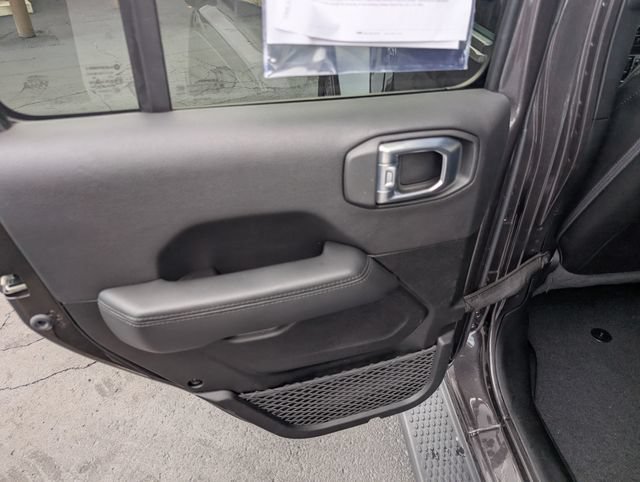 Used 2021 Jeep Wrangler Unlimited Sahara AWD/4WD image 10