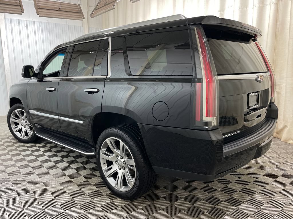 Used 2017 Cadillac Escalade Luxury AWD/4WD image 26