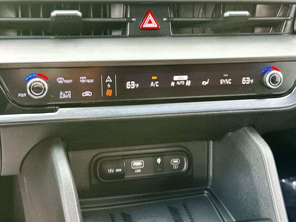 Certified 2025 Kia Sportage EX image 16