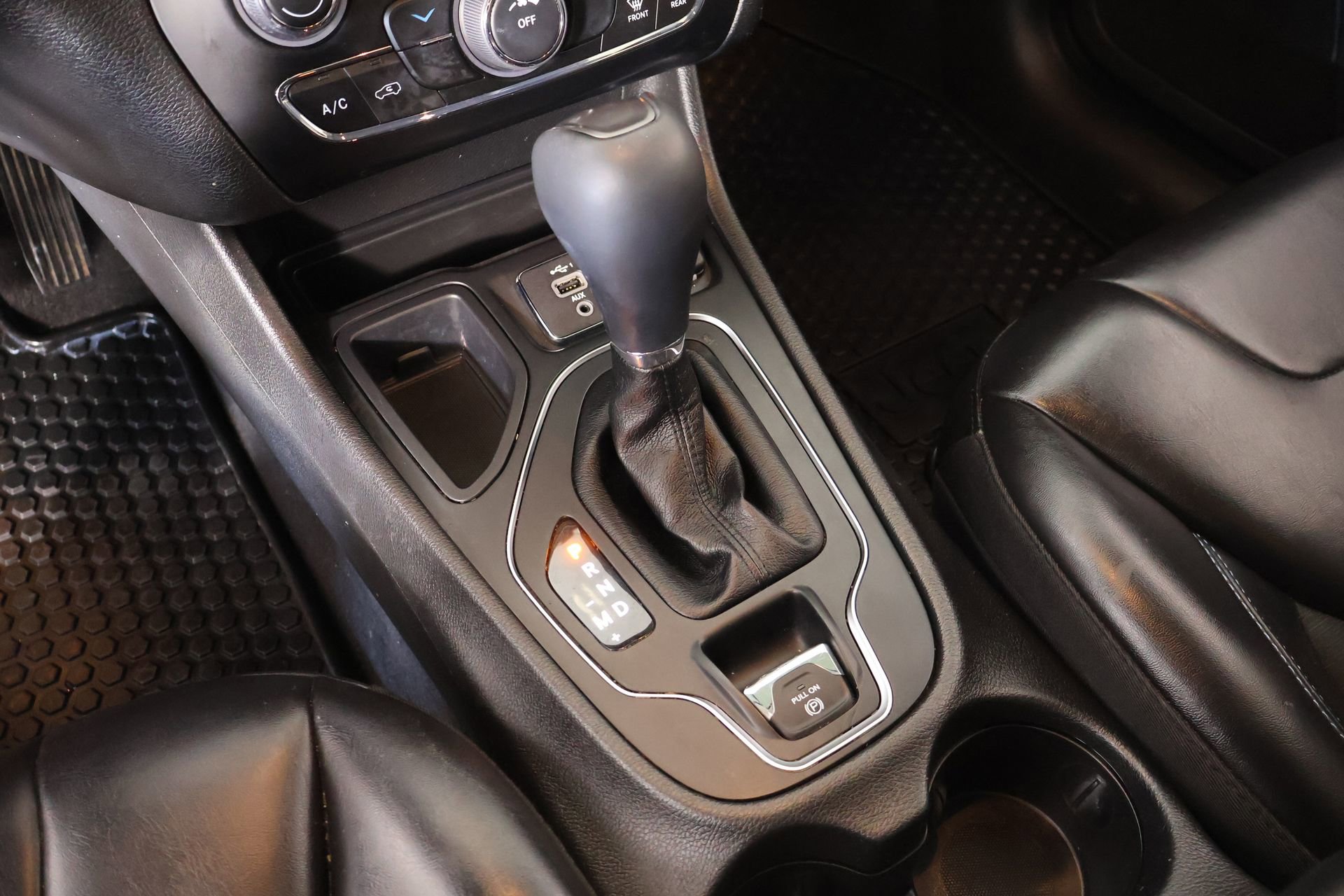 Used 2020 Jeep Cherokee Latitude Plus w/ Cold Weather Group image 8