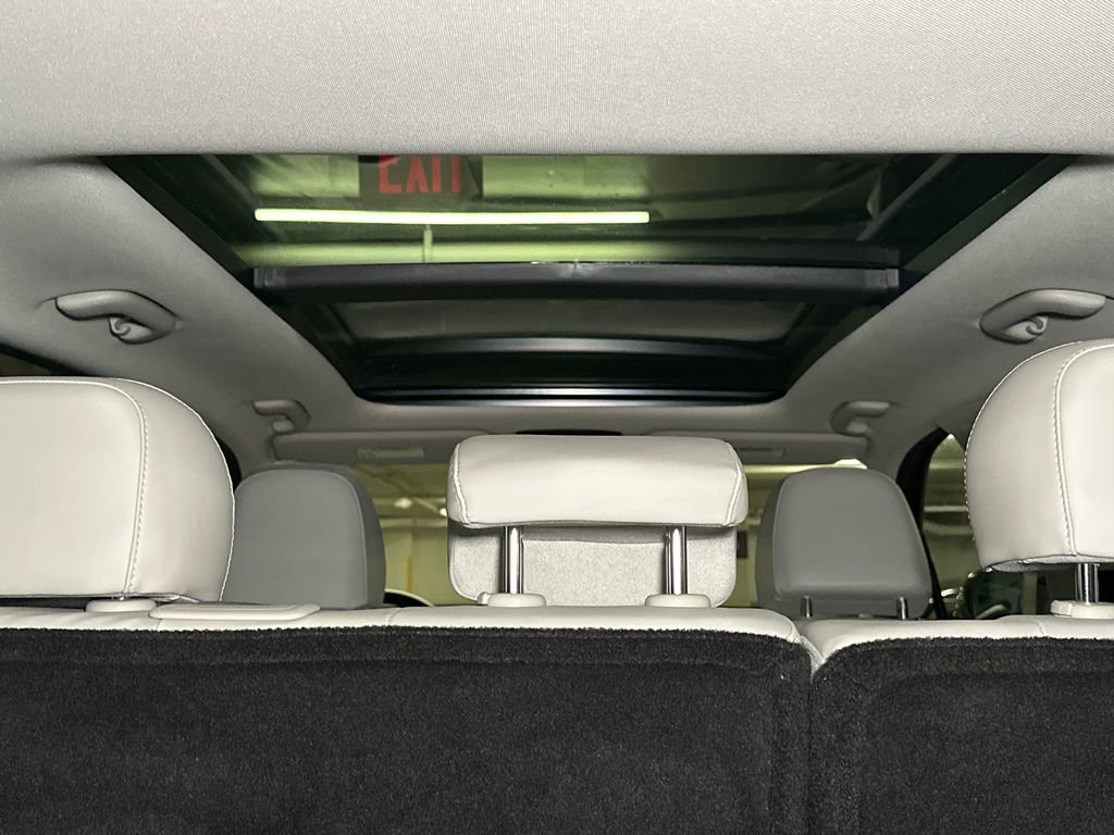 Certified 2025 Kia Sorento S w/ Panoramic Sunroof Package FWD image 7