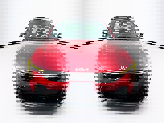 New 2025 Kia K4 GT-Line Turbo image 2