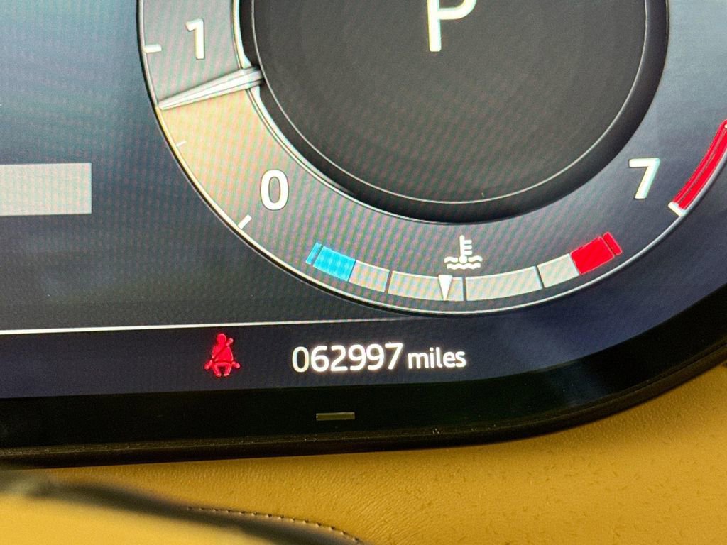 Used 2023 Land Rover Range Rover Long Wheelbase SE image 11