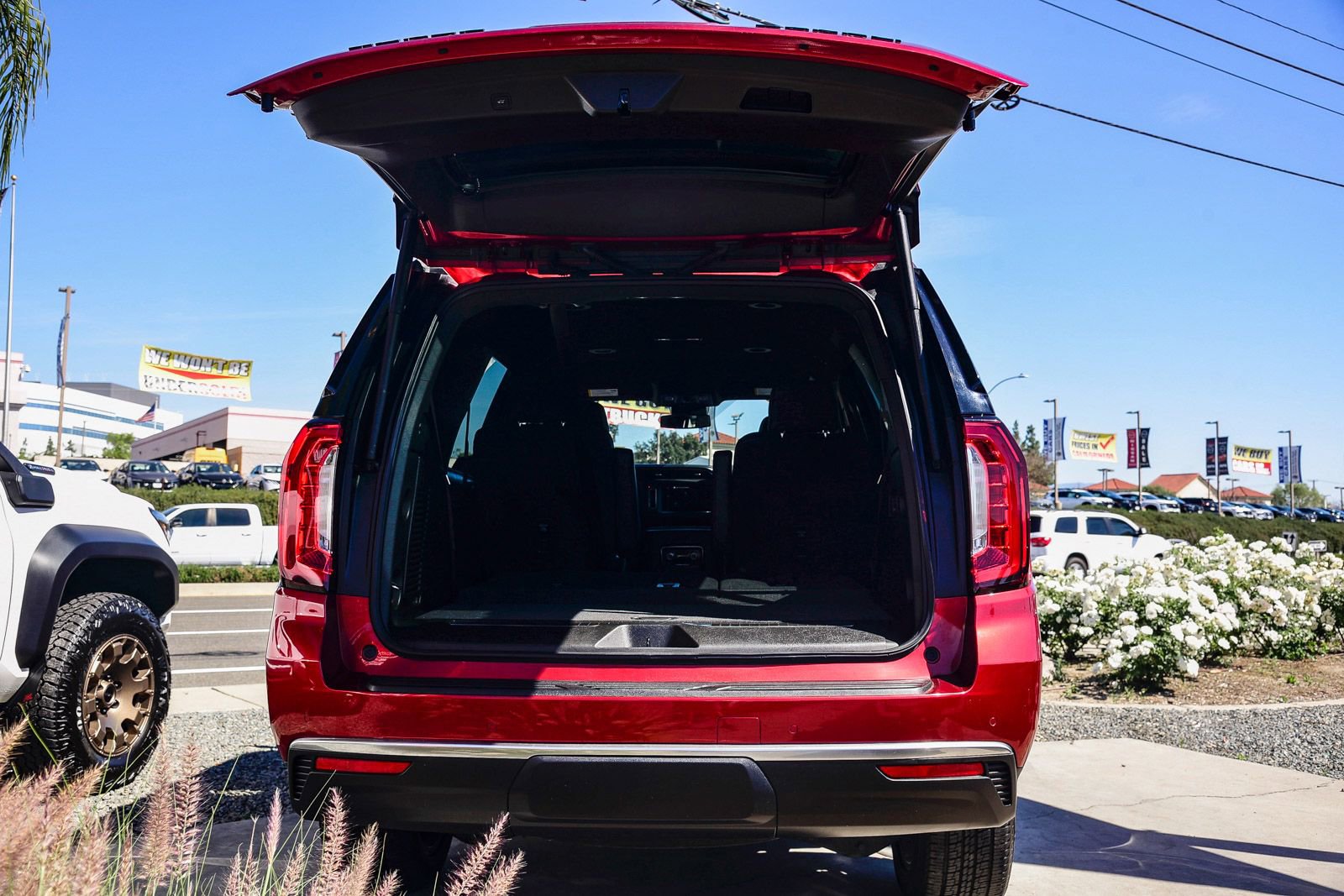 Used 2024 GMC Yukon Denali image 31