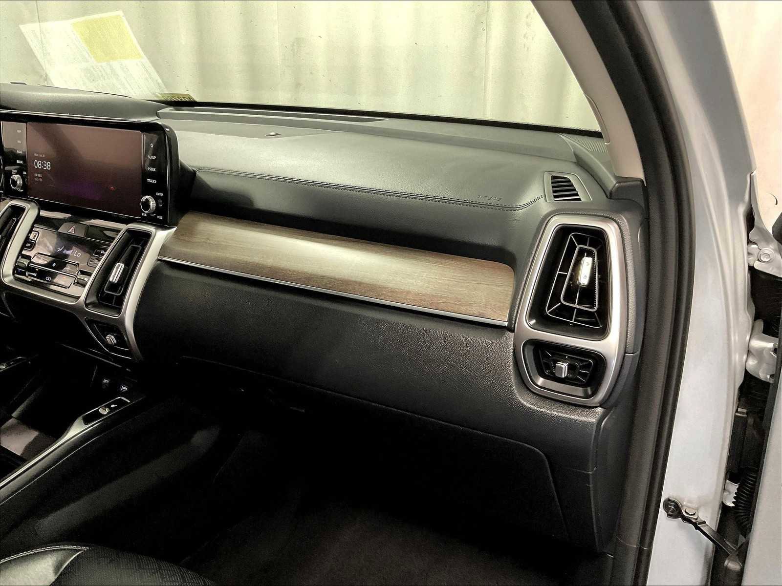 Used 2022 Kia Sorento S image 13