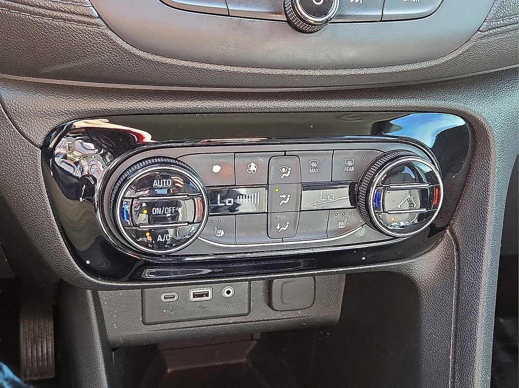 Used 2021 Buick Encore GX Select w/ Sport Touring Package image 29