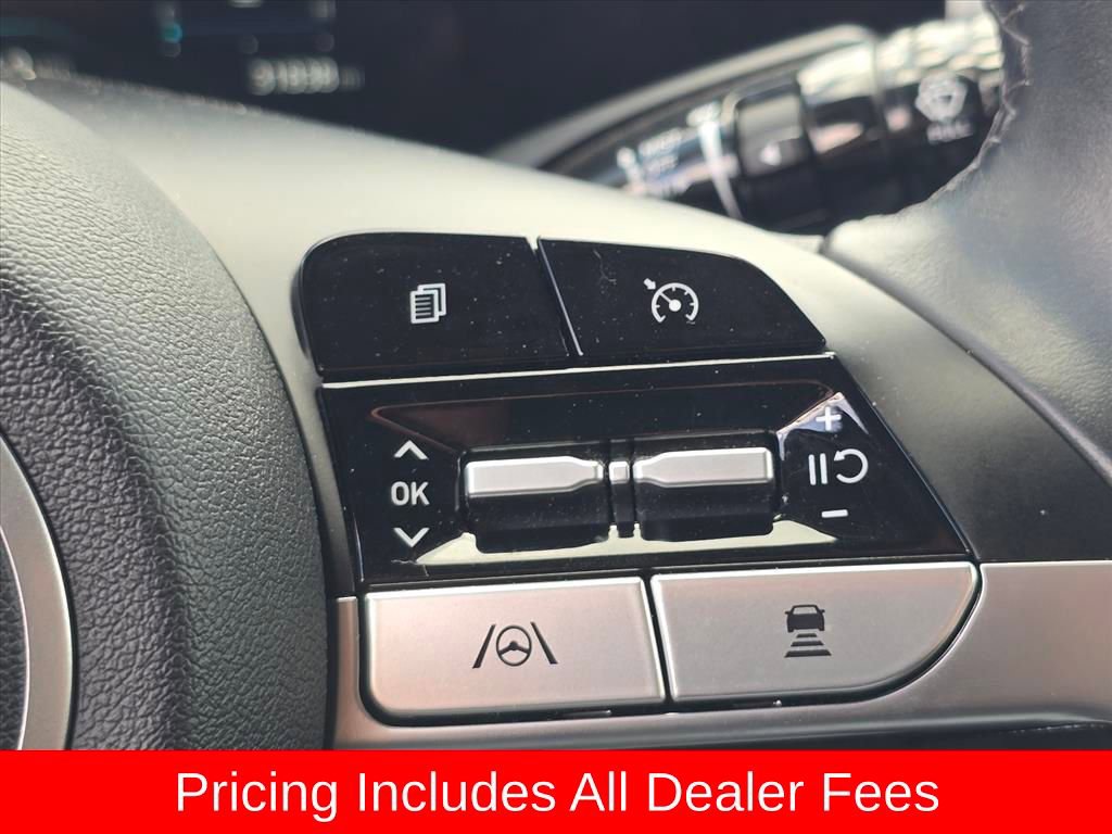 Certified 2022 Hyundai Elantra Limited FWD image 10
