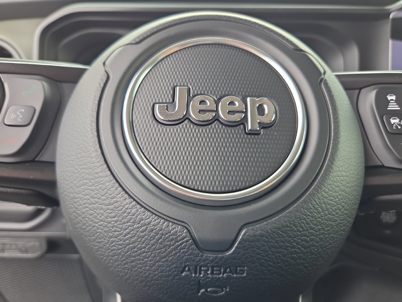 New 2026 Jeep Gladiator Mojave w/ Steel Bumper Group AWD/4WD image 21