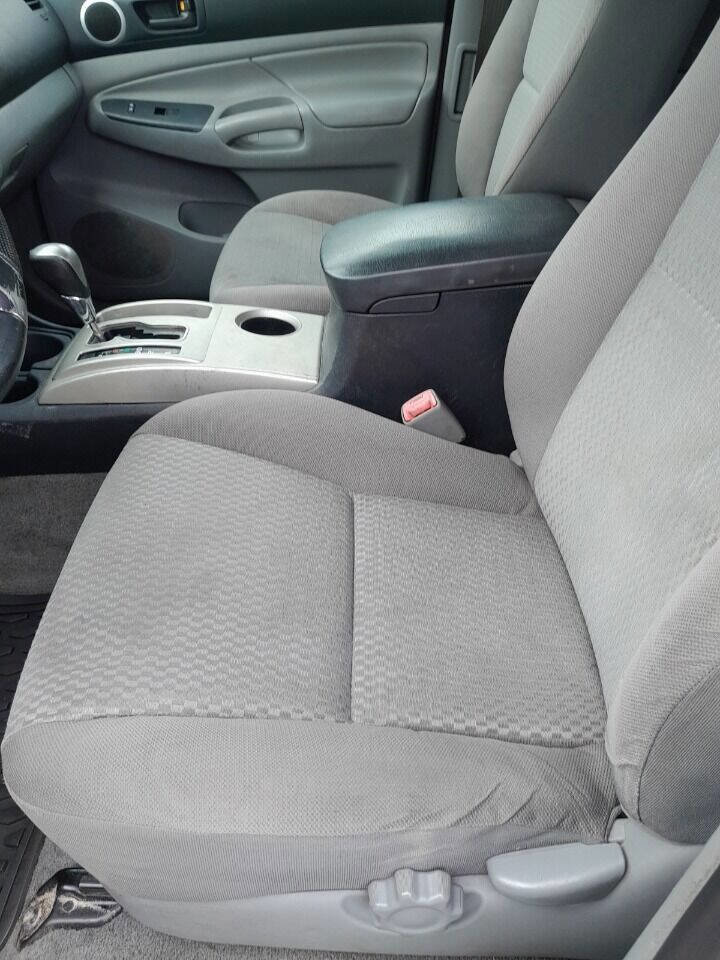 Used 2013 Toyota Tacoma PreRunner image 15