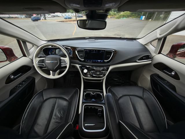 Used 2021 Chrysler Pacifica Limited FWD image 41