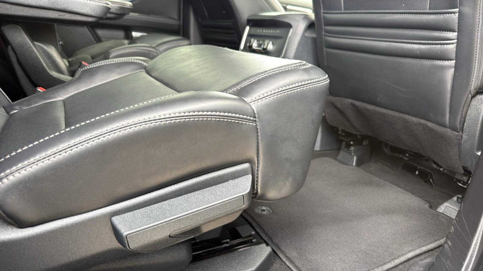 Certified 2025 Ford Expedition Platinum AWD/4WD image 27