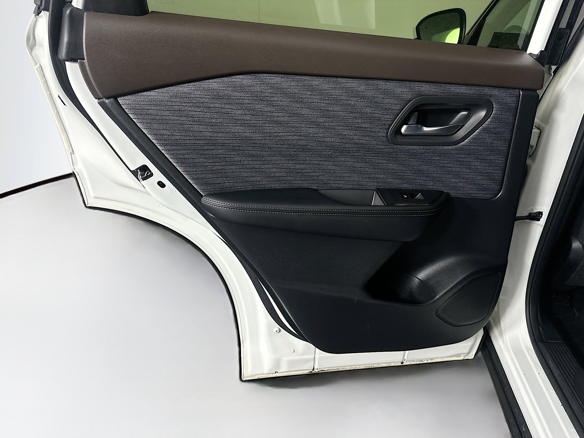 Used 2023 Nissan Rogue SV image 26