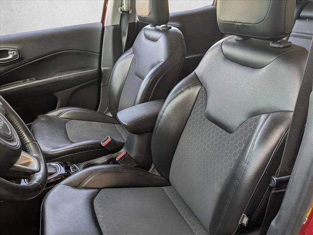 Used 2018 Jeep Compass Latitude w/ Popular Equipment Group FWD image 16