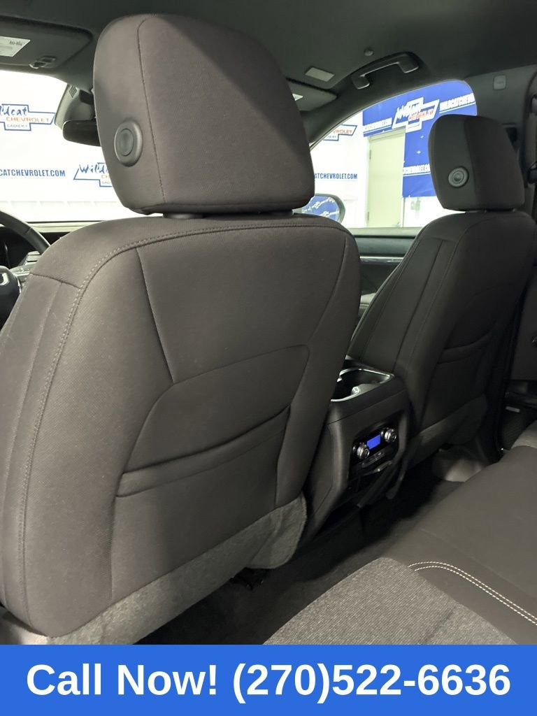 Used 2025 GMC Acadia Elevation image 32