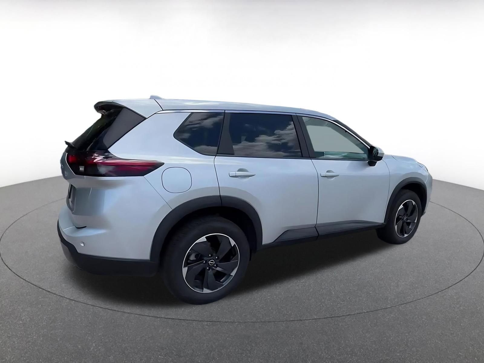 Used 2025 Nissan Rogue SV AWD/4WD image 15