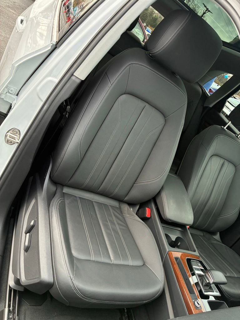 Used 2023 Audi Q5 2.0T Premium w/ Convenience Package image 19