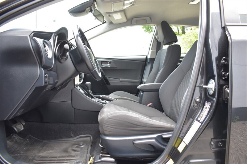 Used 2018 Toyota Corolla iM w/ All-Weather Mat Package FWD image 10